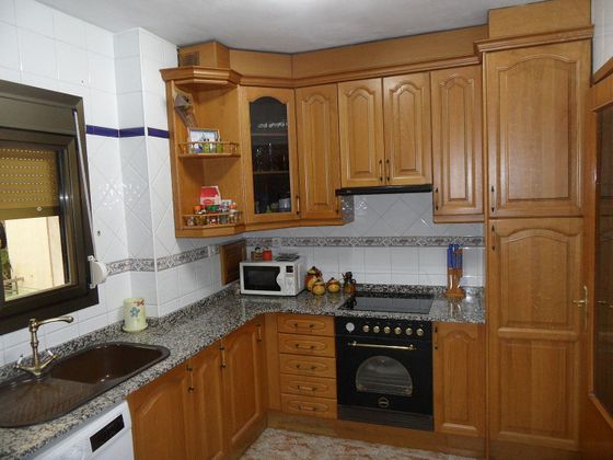 Foto 2 de Pis en venda a Alcañiz de 3 habitacions amb calefacció i ascensor