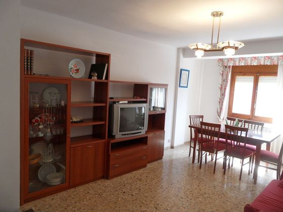 Foto 2 de Pis en venda a Alcañiz de 4 habitacions amb terrassa i garatge
