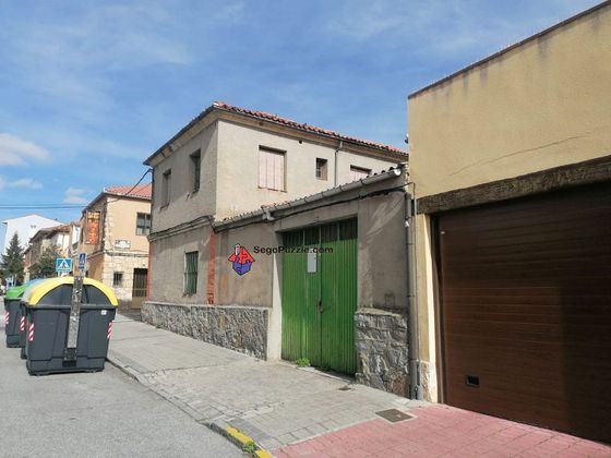 Foto 1 de Casa adossada en venda a calle Ángel del Alcázar de 4 habitacions amb garatge