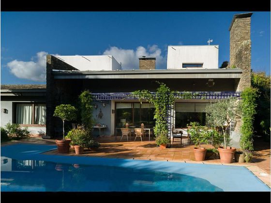 Foto 2 de Venta de chalet en calle Aldea Buceleiras de 5 habitaciones con piscina y jardín