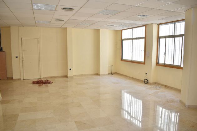 Foto 1 de Alquiler de oficina en Praza Independencia de 72 m²