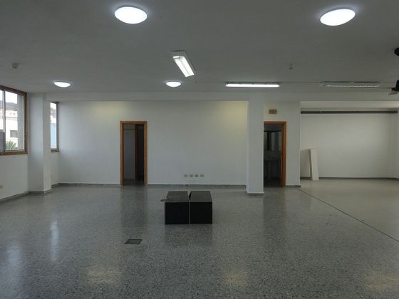Foto 2 de Oficina en alquiler en Isleta de 181 m²