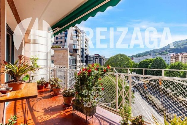 Foto 1 de Piso en venta en calle De Zumalakarregi Hiribidea de 4 habitaciones con terraza y garaje