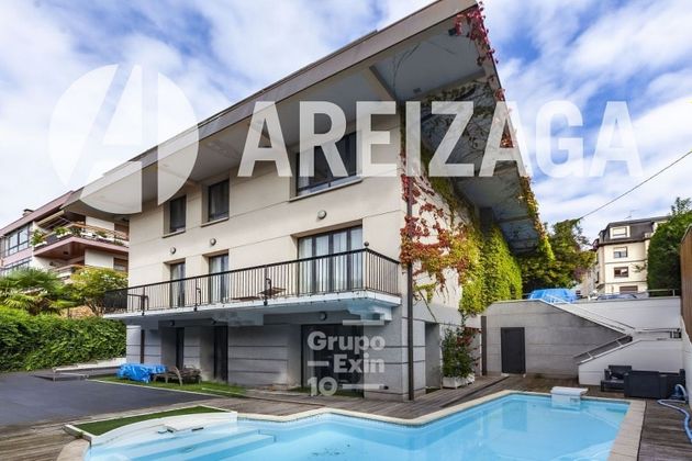Foto 1 de Venta de casa en Miracruz - Bidebieta de 10 habitaciones con terraza y piscina