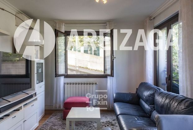 Foto 2 de Pis en venda a Intxaurrondo de 3 habitacions amb garatge i balcó