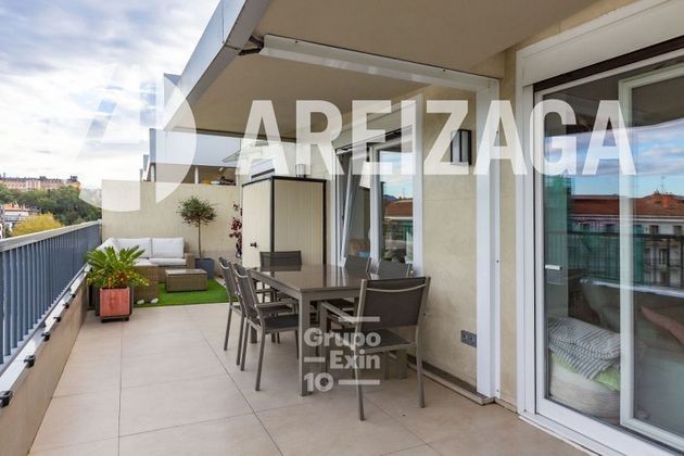Foto 2 de Ático en venta en calle Karlos Ia Hiribidea de 3 habitaciones con terraza y calefacción