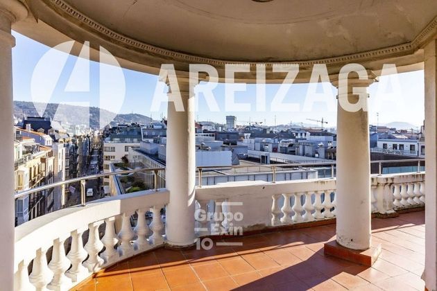 Foto 2 de Pis en lloguer a calle San Martzial de 3 habitacions amb terrassa i balcó
