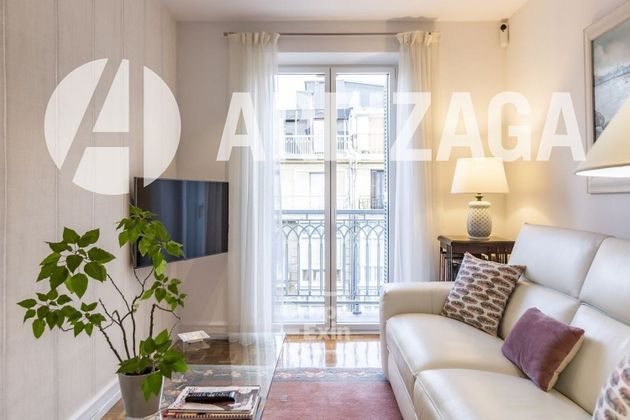 Foto 2 de Pis en venda a calle Urbieta de 3 habitacions amb balcó i calefacció
