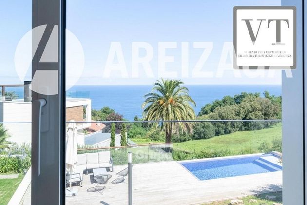 Foto 1 de Xalet en venda a calle Amezti de 6 habitacions amb terrassa i piscina