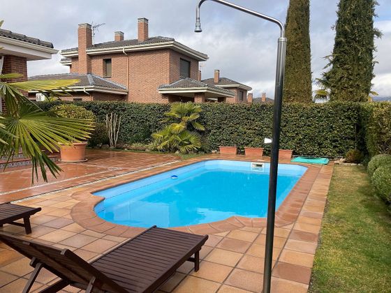 Foto 2 de Venta de chalet en Guadalix de la Sierra de 4 habitaciones con terraza y piscina