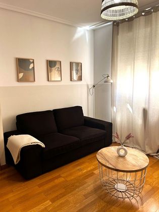 Foto 2 de Alquiler de piso en calle Ramón Pignatelli de 1 habitación con terraza y garaje