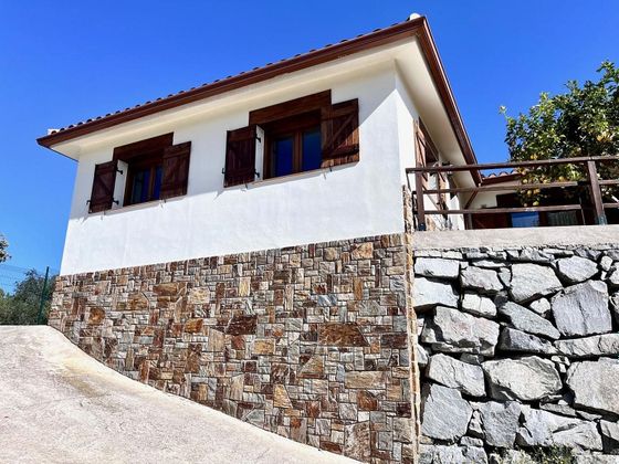 Foto 2 de Venta de chalet en Castellnou - Can Mir - Sant Muç de 4 habitaciones con garaje y jardín