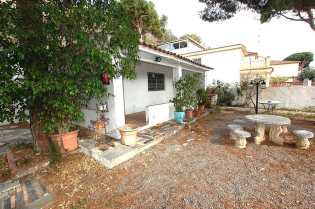 Foto 1 de Chalet en venta en Botigues de Sitges - Garraf de 2 habitaciones con terraza y jardín
