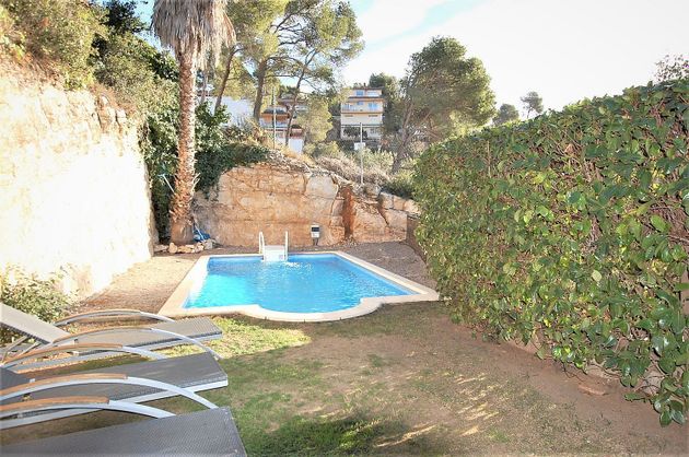Foto 1 de Chalet en venta en Vallirana de 3 habitaciones con terraza y piscina
