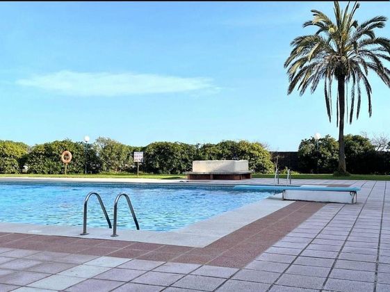 Foto 2 de Pis en venda a Gavà Mar de 4 habitacions amb terrassa i piscina