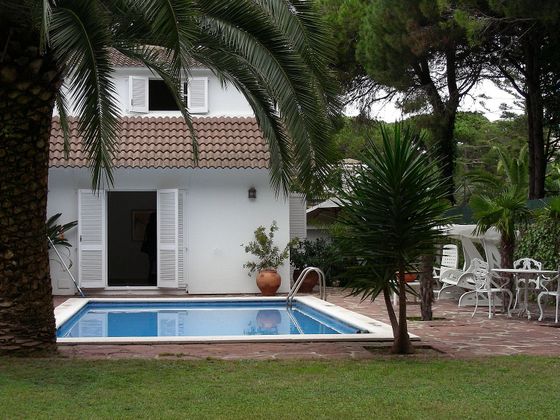 Foto 2 de Xalet en venda a La Pineda de 4 habitacions amb terrassa i piscina