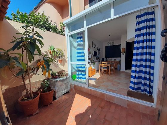 Foto 1 de Casa adossada en venda a Crevillet - Pinar Alto de 4 habitacions amb terrassa i jardí
