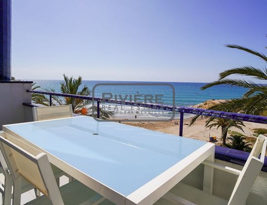 Foto 1 de Àtic en venda a calle De la Marina de 3 habitacions amb terrassa i piscina