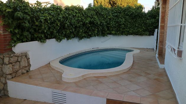 Foto 2 de Alquiler de piso en calle Joan Lloveras de 3 habitaciones con terraza y piscina