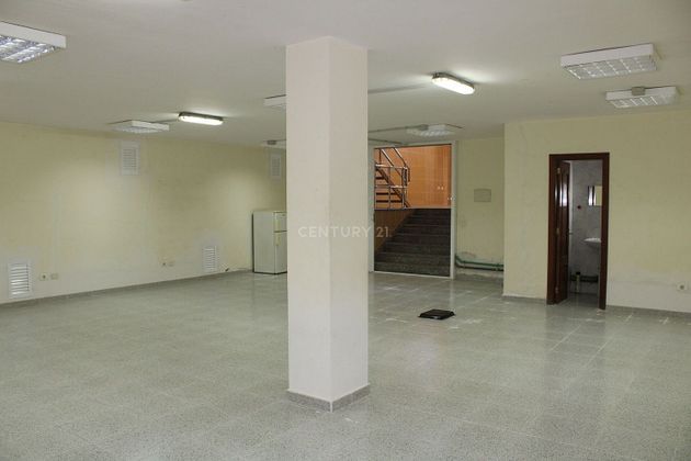Foto 1 de Alquiler de local en calle Franco de Medina de 300 m²