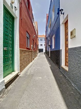 Foto 1 de Casa en venda a calle Tajora de 7 habitacions amb garatge