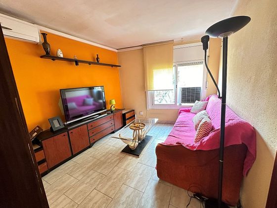 Foto 2 de Pis en venda a El Guinardó de 2 habitacions amb aire acondicionat i calefacció
