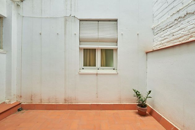 Foto 1 de Alquiler de piso en Vila de Gràcia de 4 habitaciones con muebles y balcón