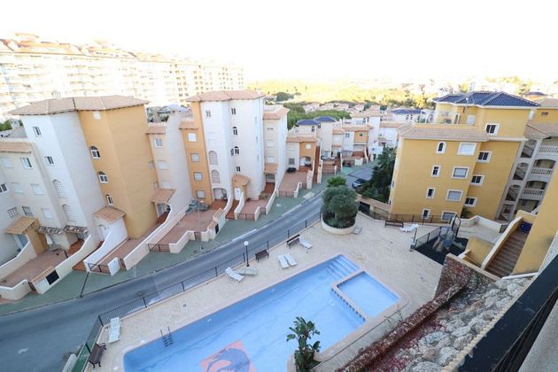 Foto 1 de Àtic en venda a calle Jacinto Verdaguer de 3 habitacions amb terrassa i piscina