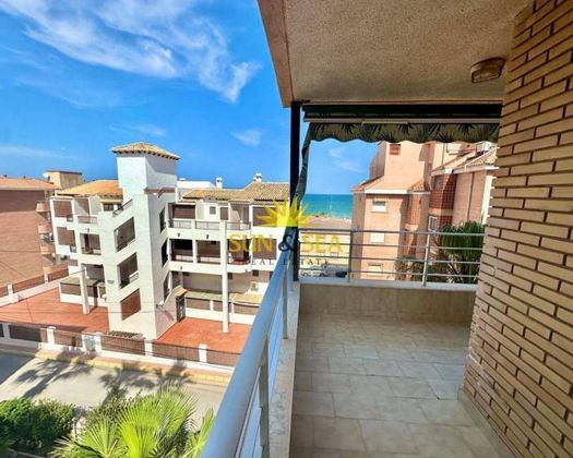 Foto 2 de Pis en lloguer a Guardamar Playa de 2 habitacions amb terrassa i mobles
