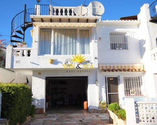 Foto 1 de Alquiler de casa en Pinar del Advocat - Cometa de 2 habitaciones con terraza y piscina