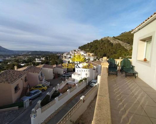 Foto 1 de Alquiler de casa en Benitachell/Poble Nou de Benitatxell (el) de 3 habitaciones con terraza y piscina