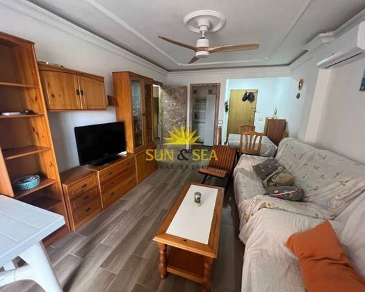 Foto 2 de Alquiler de piso en Santiago de la Ribera de 2 habitaciones con terraza y muebles