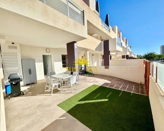 Foto 2 de Piso en alquiler en Pueblo Latino de 2 habitaciones con terraza y piscina