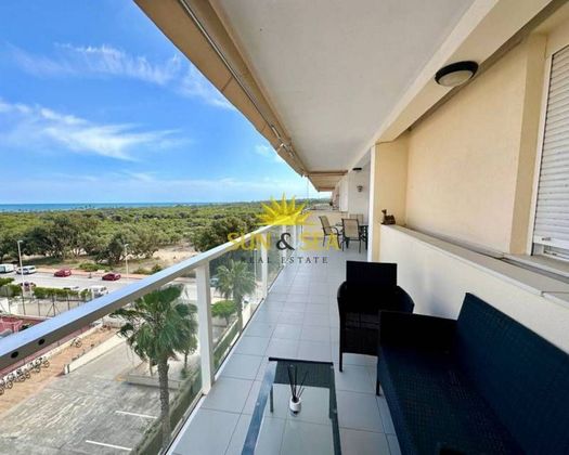 Foto 2 de Alquiler de piso en Puerto Deportivo de 3 habitaciones con terraza y piscina