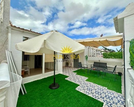 Foto 2 de Casa en lloguer a La Siesta - El Salado - Torreta de 2 habitacions amb terrassa i jardí