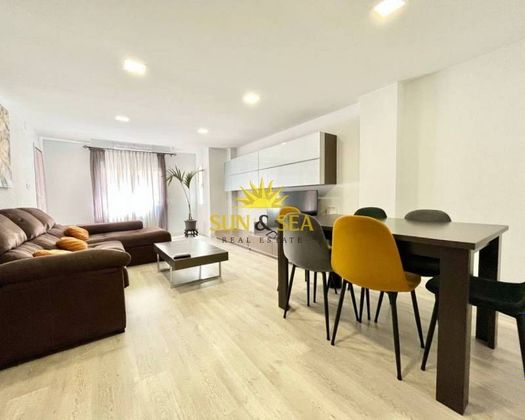 Foto 1 de Alquiler de piso en Villajoyosa ciudad de 4 habitaciones con terraza y muebles