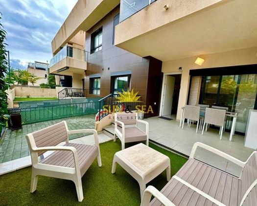 Foto 1 de Casa en lloguer a Pueblo Latino de 2 habitacions amb terrassa i piscina