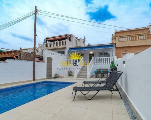 Foto 1 de Casa en alquiler en Ciudad Quesada de 2 habitaciones con terraza y piscina