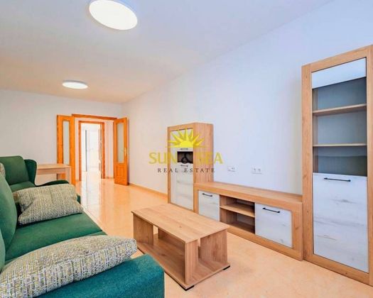 Foto 2 de Alquiler de piso en Almoradí de 2 habitaciones con terraza y piscina
