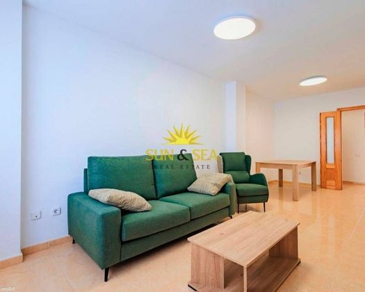 Foto 2 de Alquiler de piso en Almoradí de 2 habitaciones con terraza y piscina