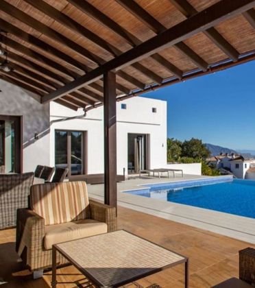 Foto 2 de Chalet en venta en Ojén de 6 habitaciones con terraza y piscina