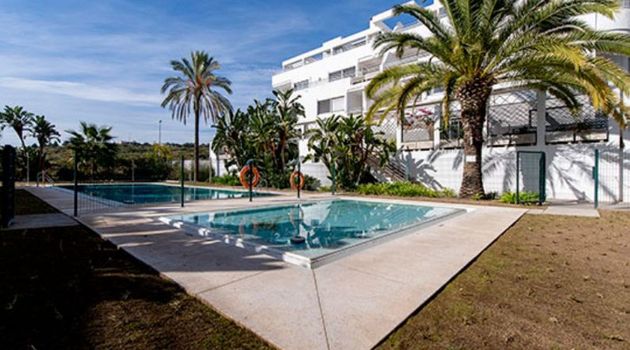 Foto 1 de Àtic en venda a Calahonda de 5 habitacions amb terrassa i piscina