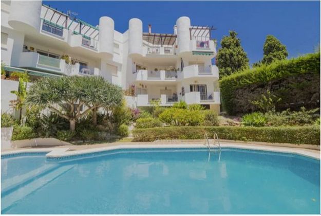 Foto 1 de Pis en venda a avenida De Gran Bretaña de 2 habitacions amb terrassa i piscina