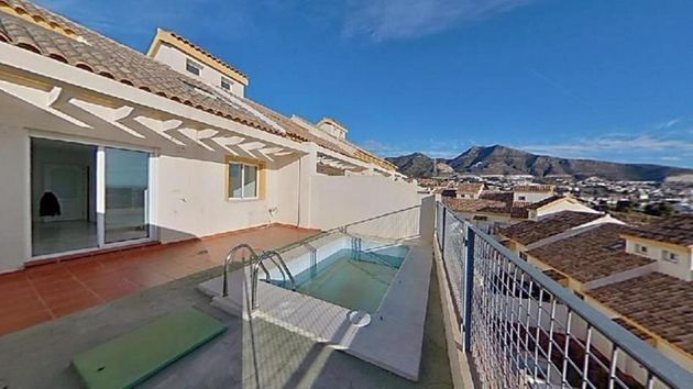 Foto 1 de Casa adossada en venda a Zona el Higuerón de 2 habitacions amb terrassa i piscina