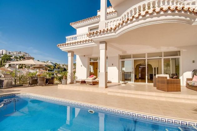 Foto 2 de Xalet en venda a Calahonda de 4 habitacions amb terrassa i piscina