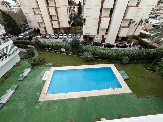 Foto 1 de Pis en venda a Playa de la Fontanilla de 2 habitacions amb terrassa i piscina