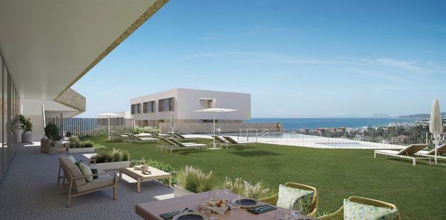 Foto 1 de Venta de casa en Estepona Oeste - Valle Romano - Bahía Dorada de 4 habitaciones con terraza y piscina