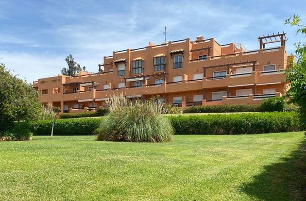 Foto 2 de Àtic en venda a calle Casares del Sol de 2 habitacions amb terrassa i piscina