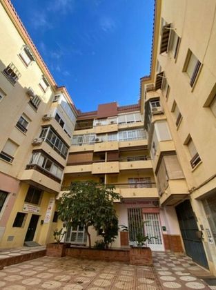 Foto 2 de Pis en venda a calle CL Enrique Van Dulken de 3 habitacions amb terrassa i ascensor