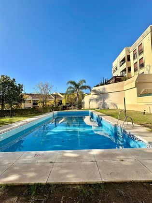 Foto 2 de Piso en venta en El Pinillo de 2 habitaciones con terraza y piscina